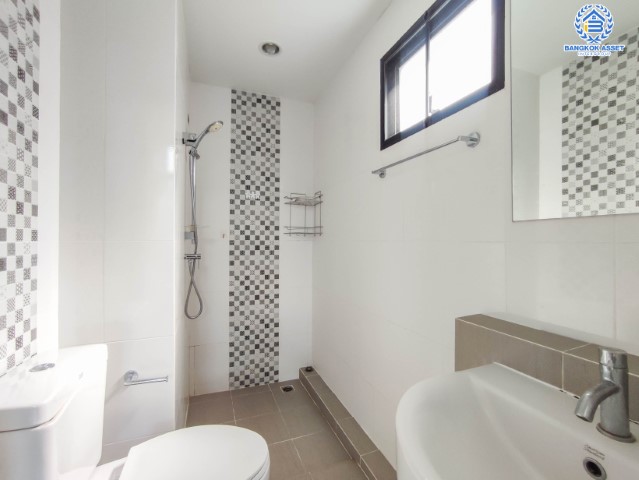 *****ทาวน์เฮ้าส์มือสองย่านนนทบุรี ม.เดอะทรัสต์ ราชพฤกษ์-รัตนาธิเบศร์ เนื้อที่กว้างขวางถึงเกือบ 28 ตร.ว. ฟังก์ชันจัดเต็ม 4 ห้องนอน 3 ห้องน้ำ 2 ที่จอดรถ ติดถนนราชพฤกษ์ บนทำเลศักยภาพ ใกล้รถไฟฟ้าสายสีม่วง "สถานีบางพลู" และทางด่วน "ศรีรัช" จองเลย!